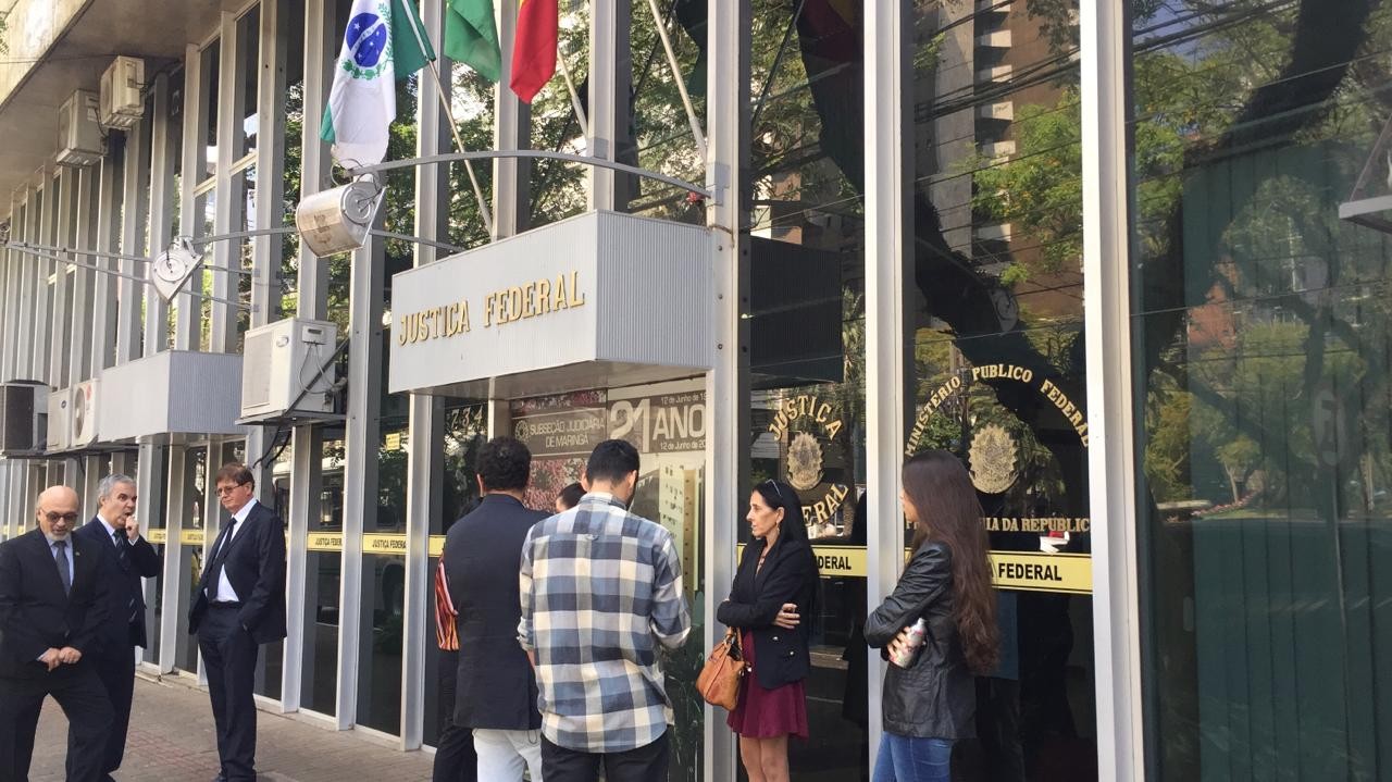 Julgamento pode se estender até domingo (25)