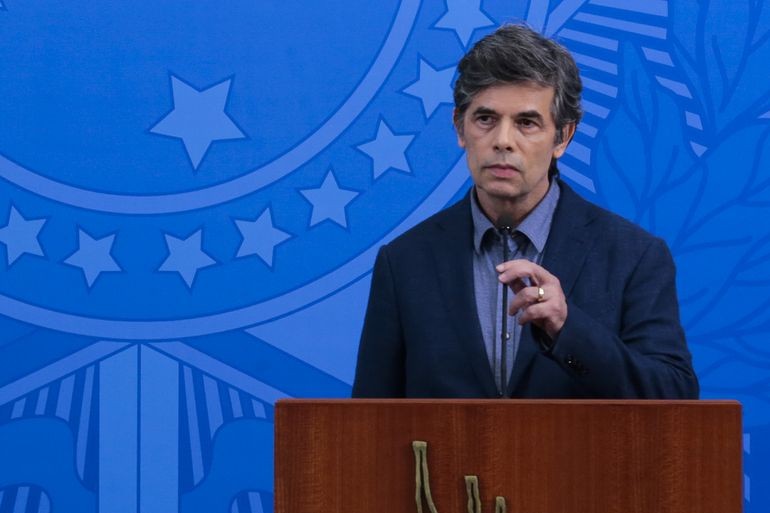 Teich pede demissão do Ministério da Saúde