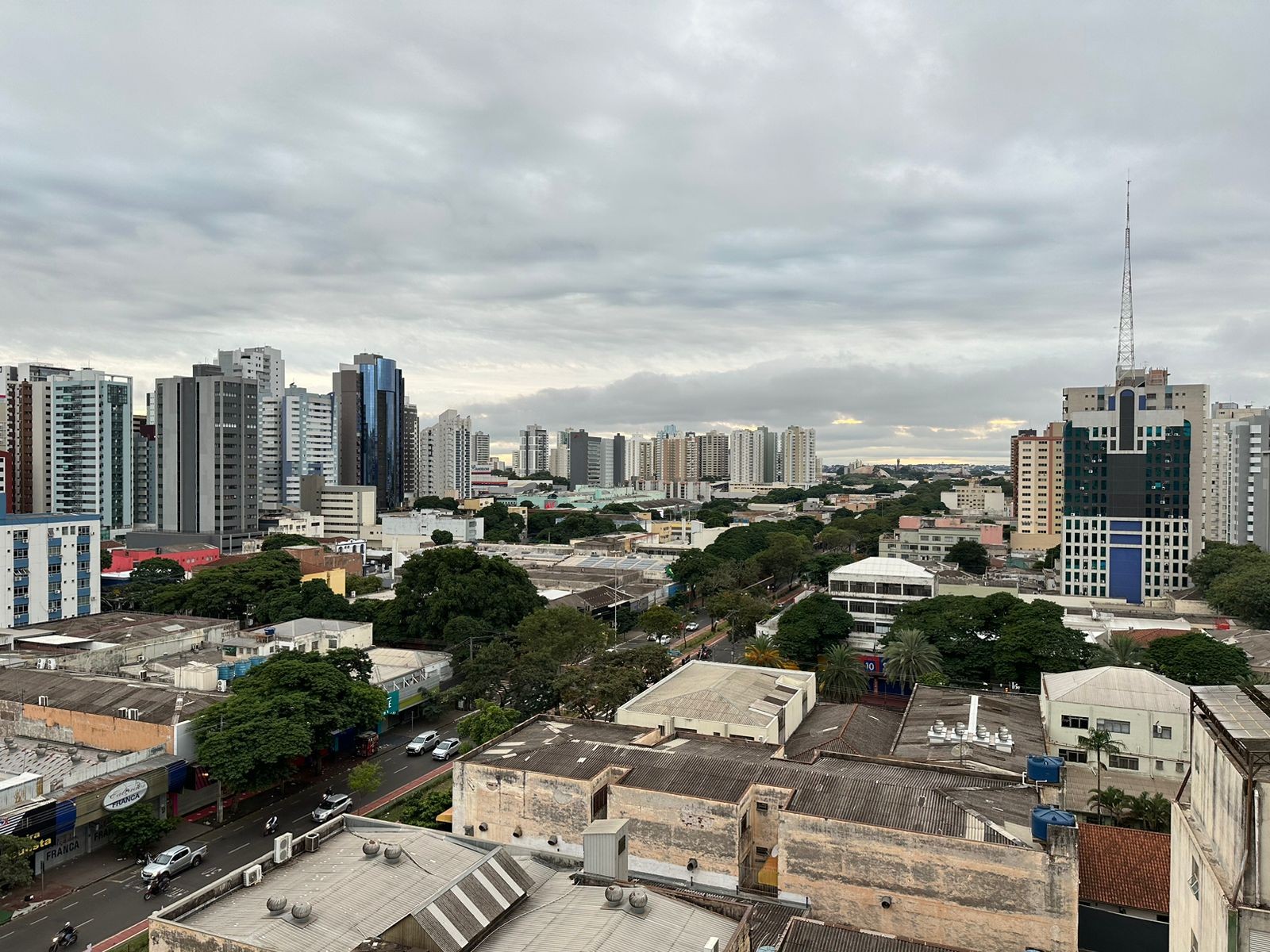 Maringá tem máxima prevista de apenas 22º C nesta terça-feira (14)