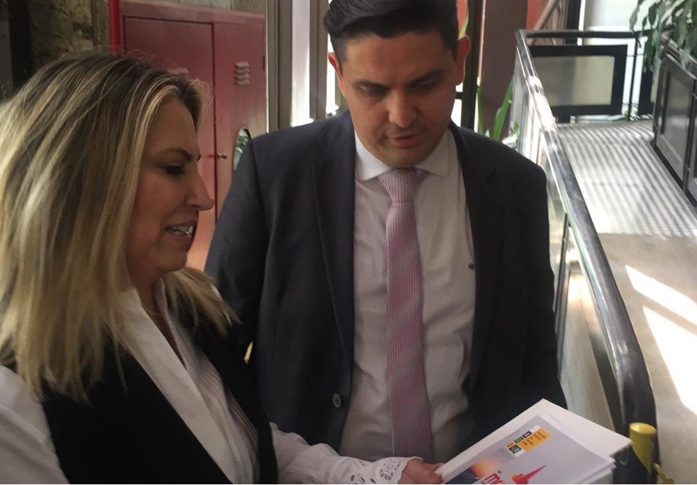 Presidente do Convention e Visitors  Bureau entrega reivindicação à governadora