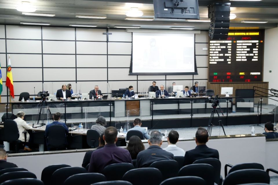 Lei que regulamenta a instalação de antenas 5G em Maringá é aprovada pela Câmara