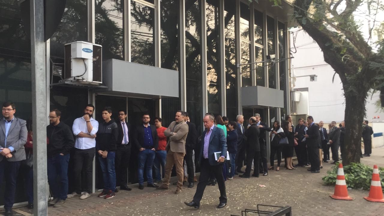 Começa júri popular dos acusados pela morte de auditor fiscal, em Maringá