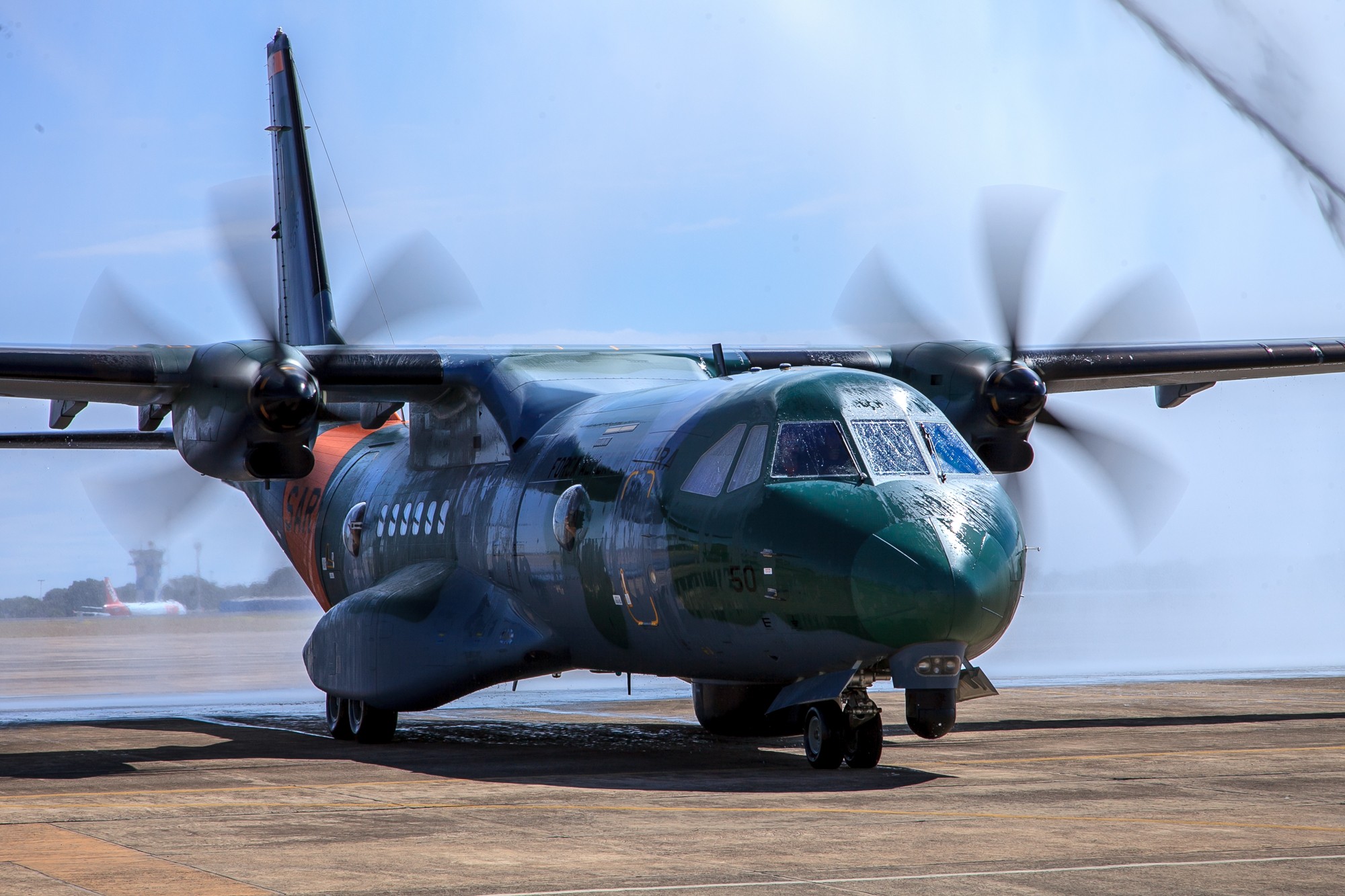 Avião da FAB auxilia nas buscas por aeronave desaparecida no Paraná