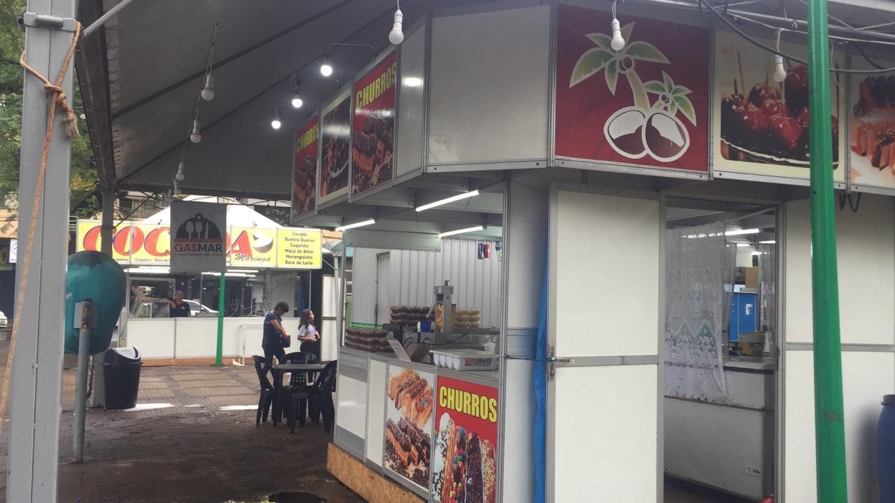 Vendedores ambulantes aproveitam atrações para reforçar a renda