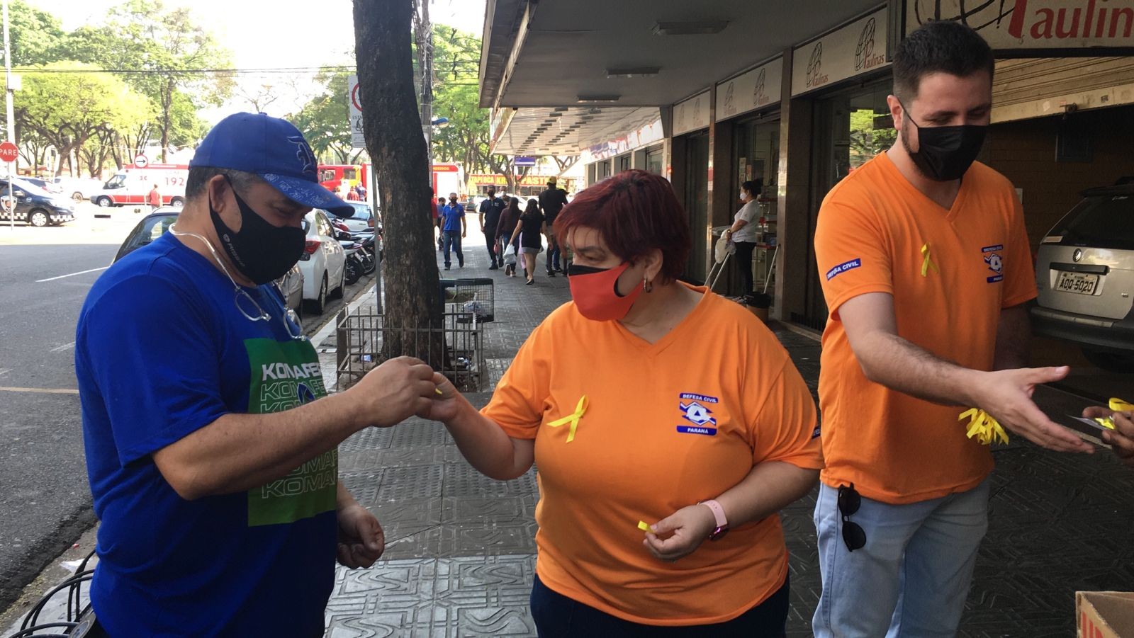 Guardas municipais distribuem bombons em ação de valorização da vida