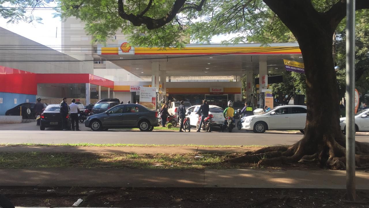 Procon fiscaliza postos de combustíveis em Maringá