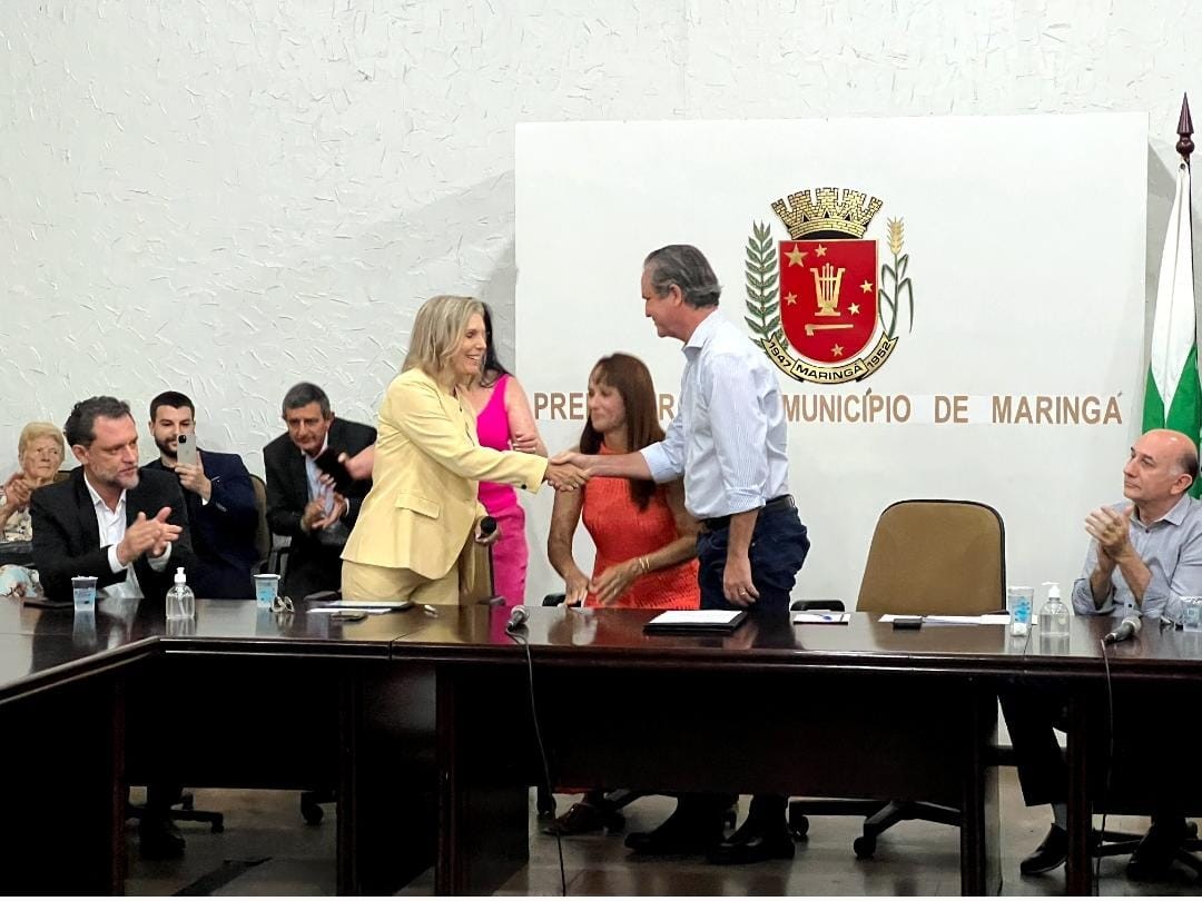 Amalia Regina toma posse como secretária da Criança e Adolescente