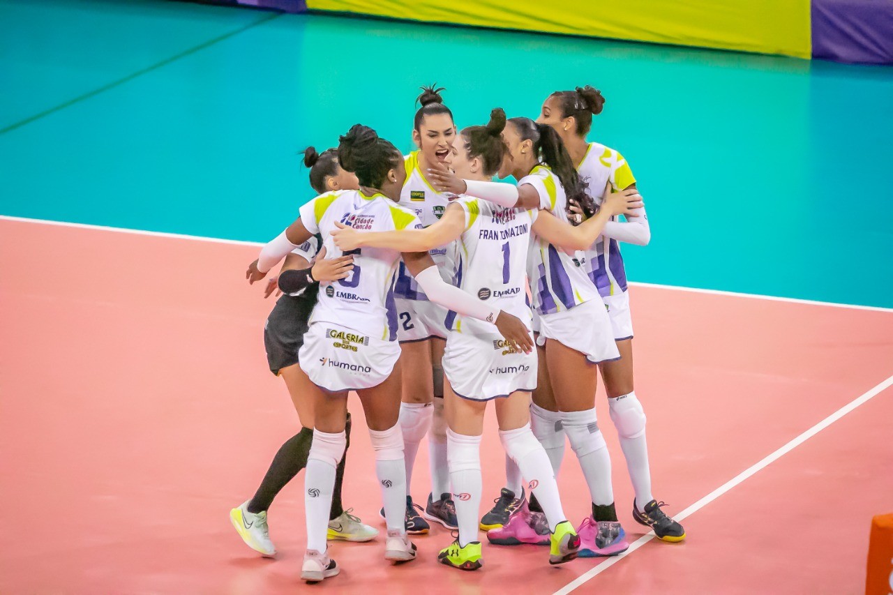 Maringá enfrenta o Pinheiros em São Paulo nesse sábado (21) pela Superliga