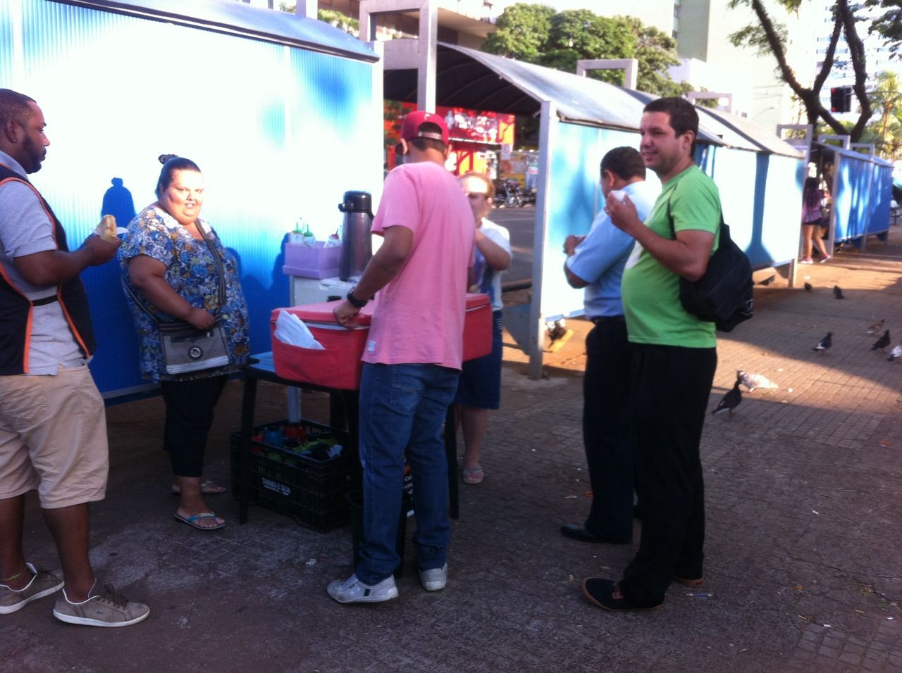 Para vender café e salgados no terminal urbano em Maringá ambulantes precisam mudar a lei