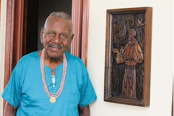 Poemas de Carlos de Assumpção mostram o Brasil real