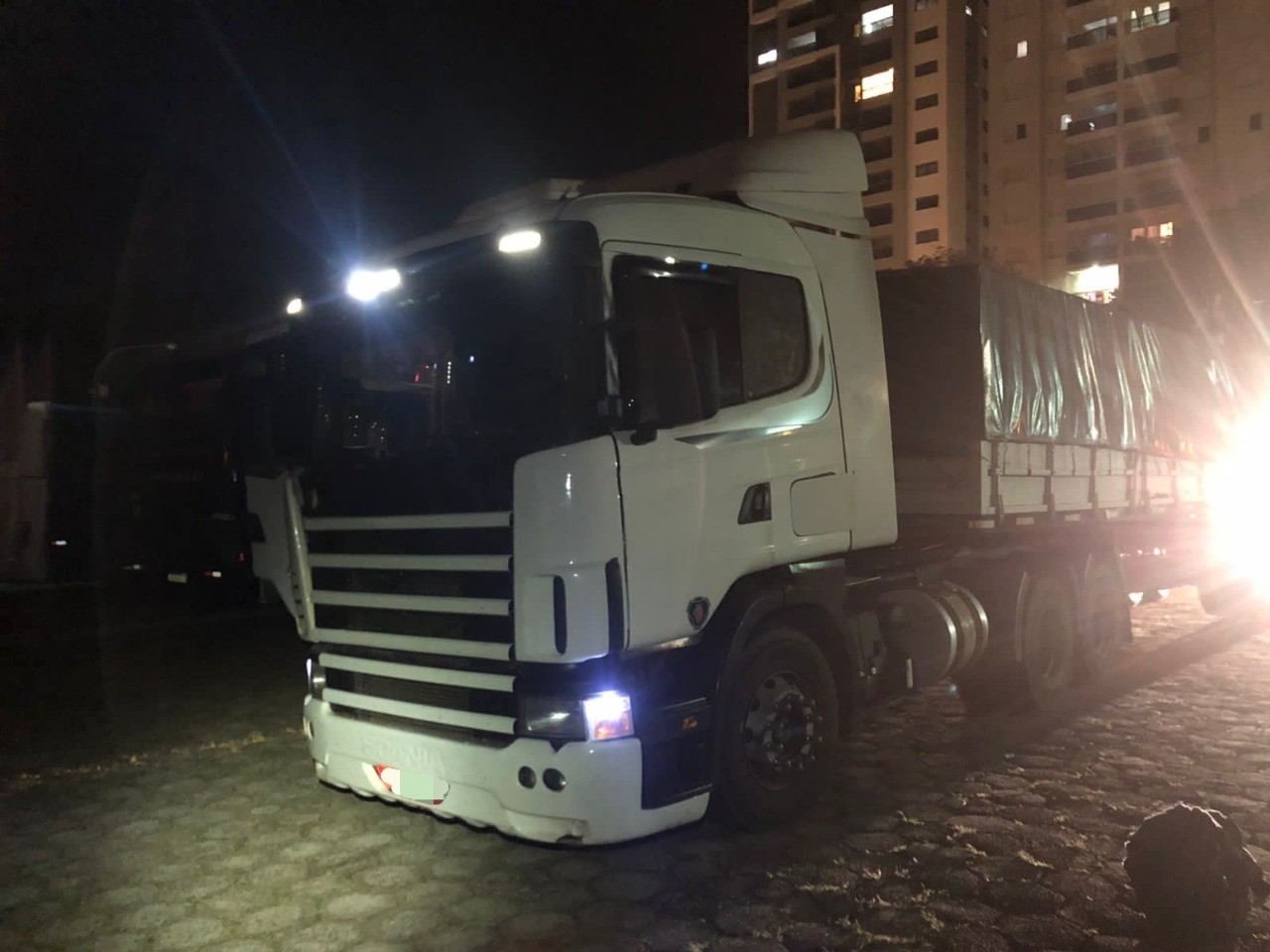 Polícia Federal apreende caminhão com 300 mil maços de cigarros contrabandeados