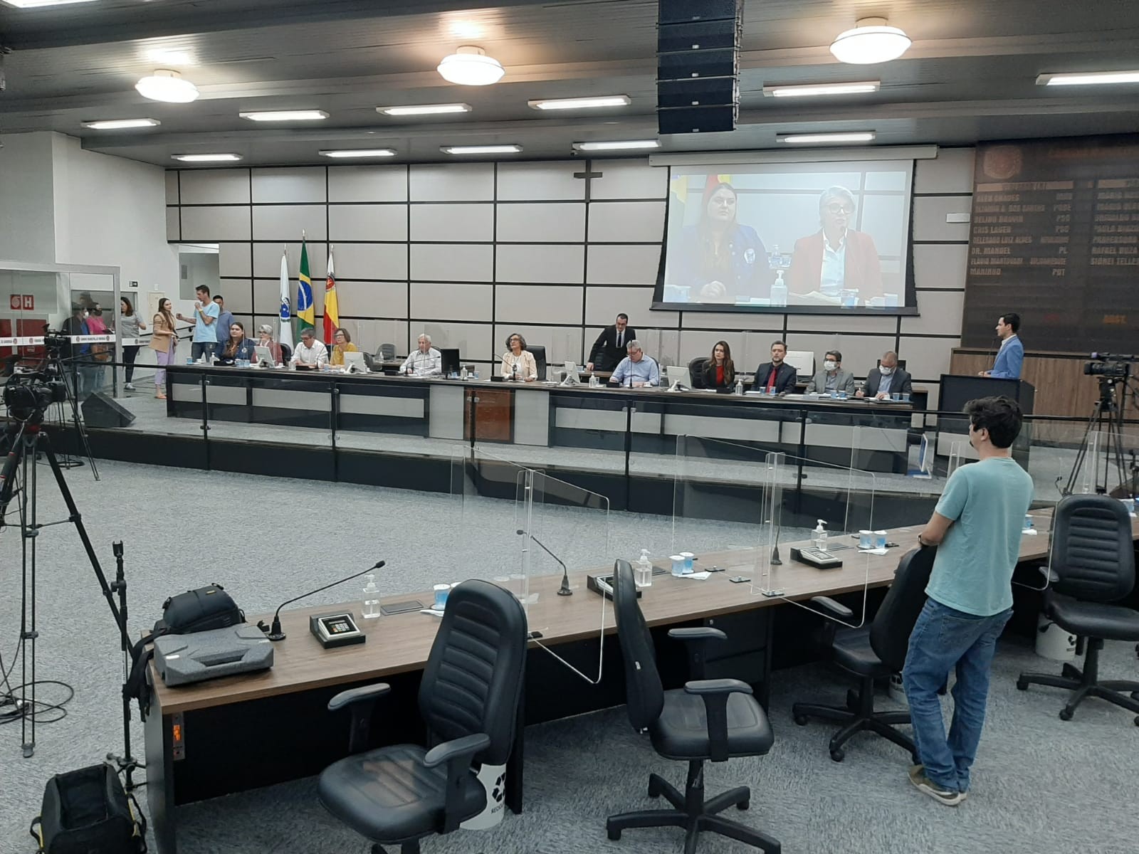 Candidatos à reitoria da UEM apresentam propostas na Câmara Municipal