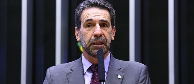 “Bolsonaro não está preocupado com a população”, diz deputado Enio Verri