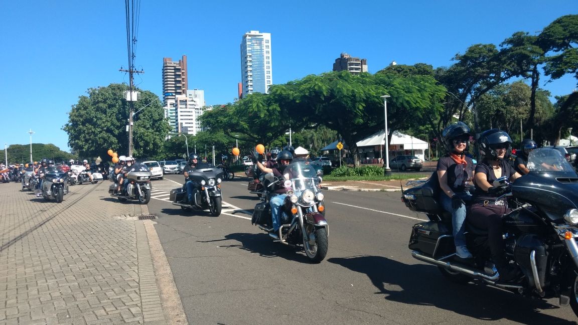 Amor pela motocicleta reúne 600 pessoas em Maringá