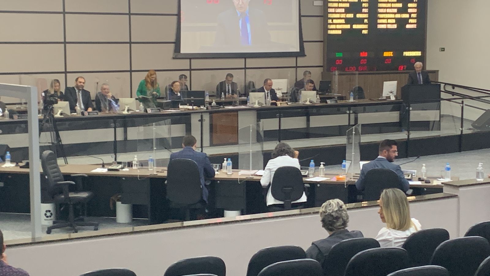 Projeto que regulamenta food bikes em Maringá volta ao plenário da Câmara