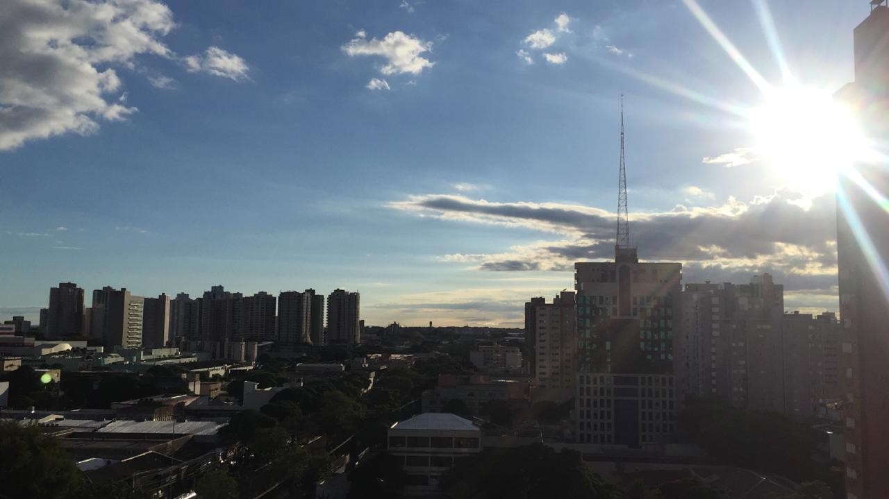 Sol forte e máxima de 30°C neste domingo em Maringá