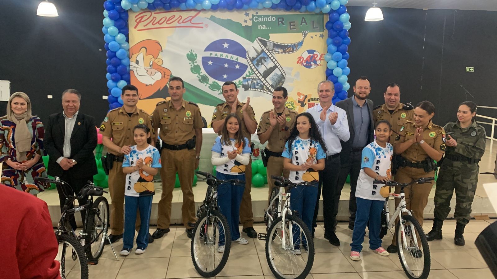 Mais de mil alunos recebem certificado de formatura do Proerd