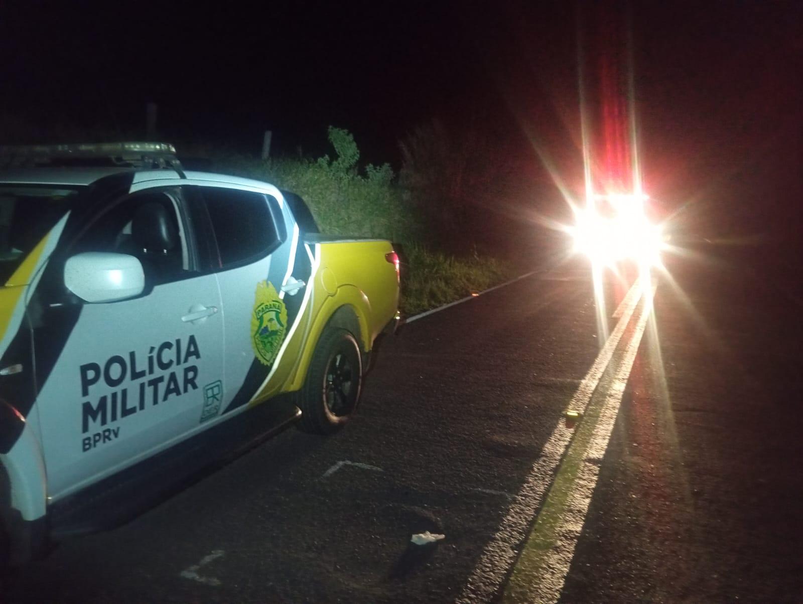 Motocicleta cai em rodovia e passageiro morre, motociclista não tem CNH