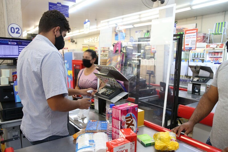 Mais da metade das empresas no Paraná registraram queda nas vendas em 2020