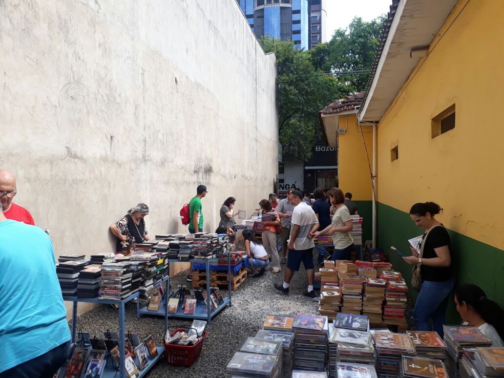 Sebo é o lugar certo para quem tem paciência e gosta de garimpar