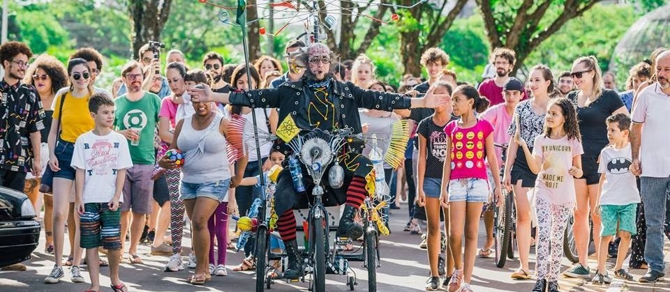 Artistas fazem rede de apoio em Maringá