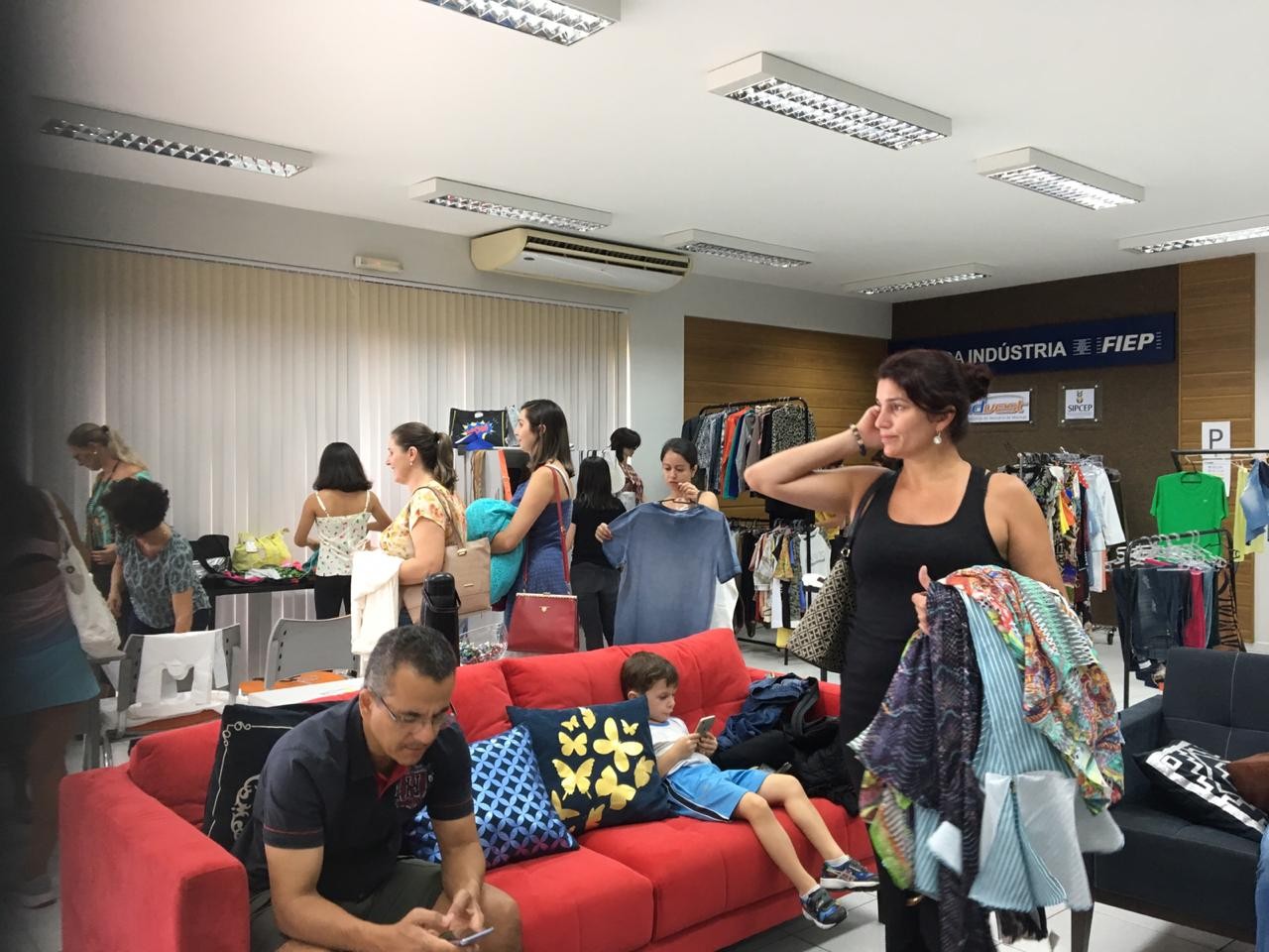 Bazar Chic é ser Solidário começa nesta quarta-feira (20) em Maringá
