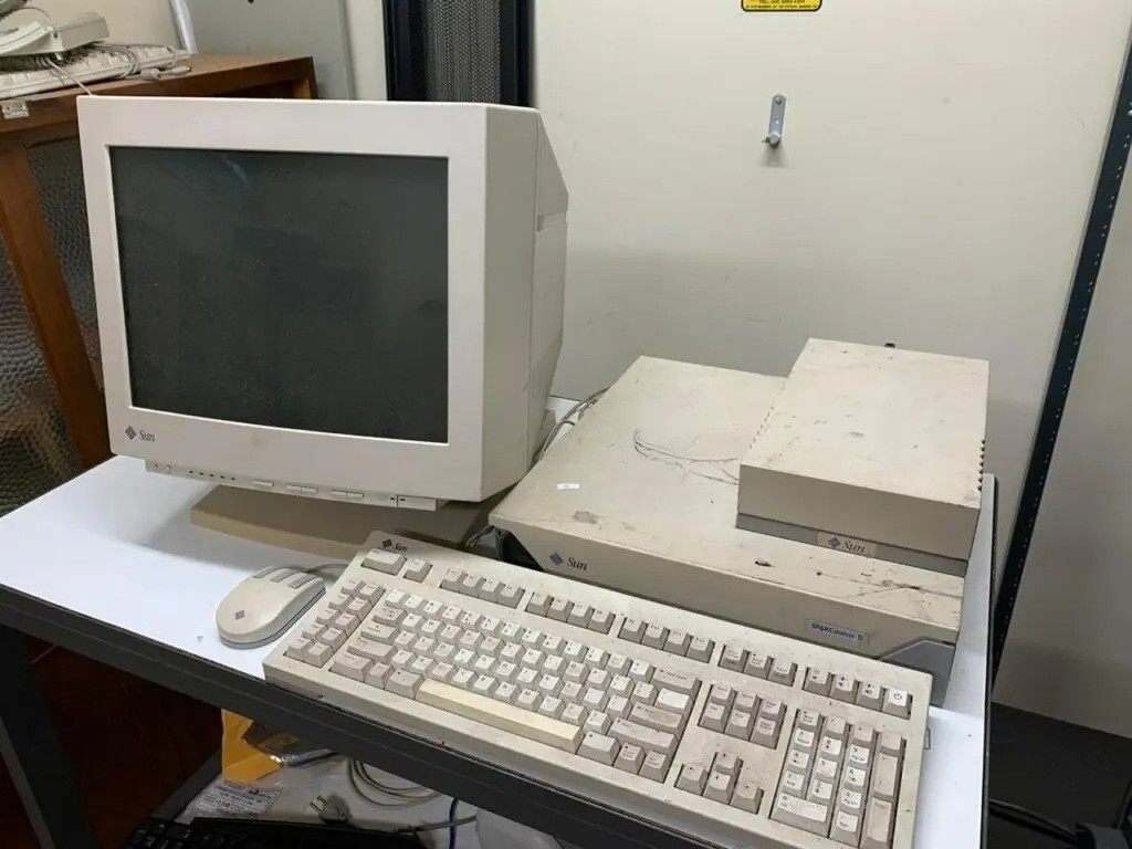 Há 29 anos, um computador se conectava à internet pela primeira vez em Maringá