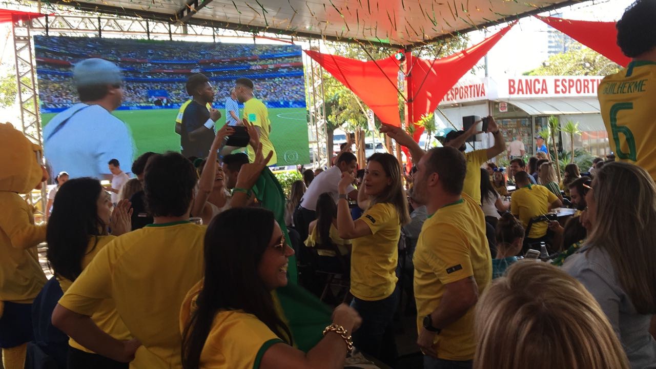 Seleção vence os mexicanos por 2 a 0