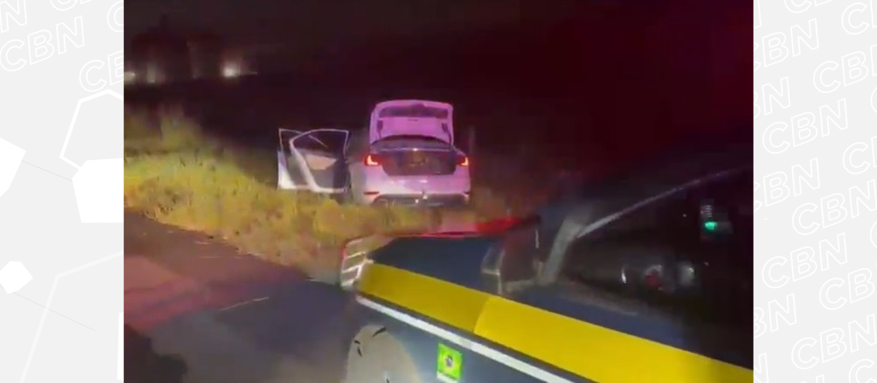 PRF apreende quase meia tonelada de droga após fuga em Floresta