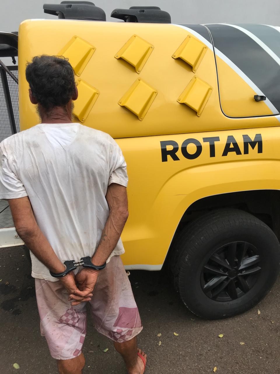 Morador de rua usava cartão para comprar e revender drogas em Maringá