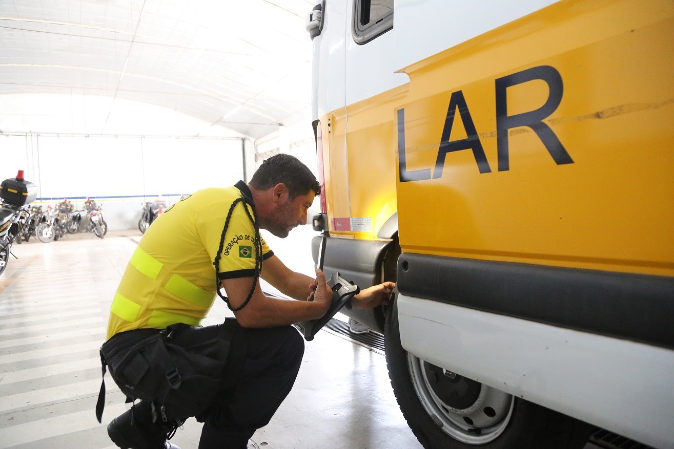 Prefeitura inicia vistoria semestral de veículos do transporte escolar