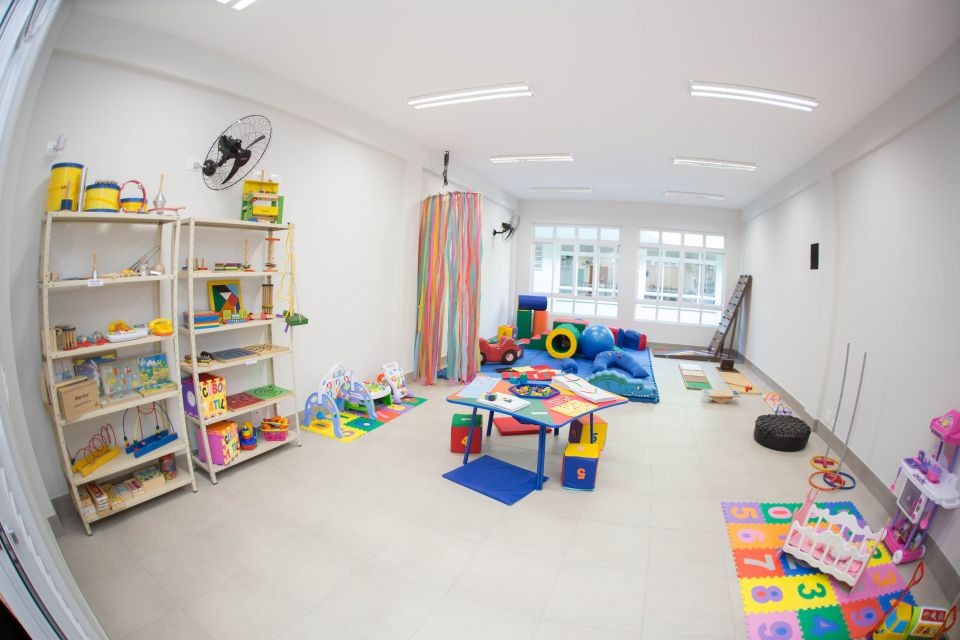 Mãe contesta afirmação de que não faltam vagas para crianças de 0 a 3 anos