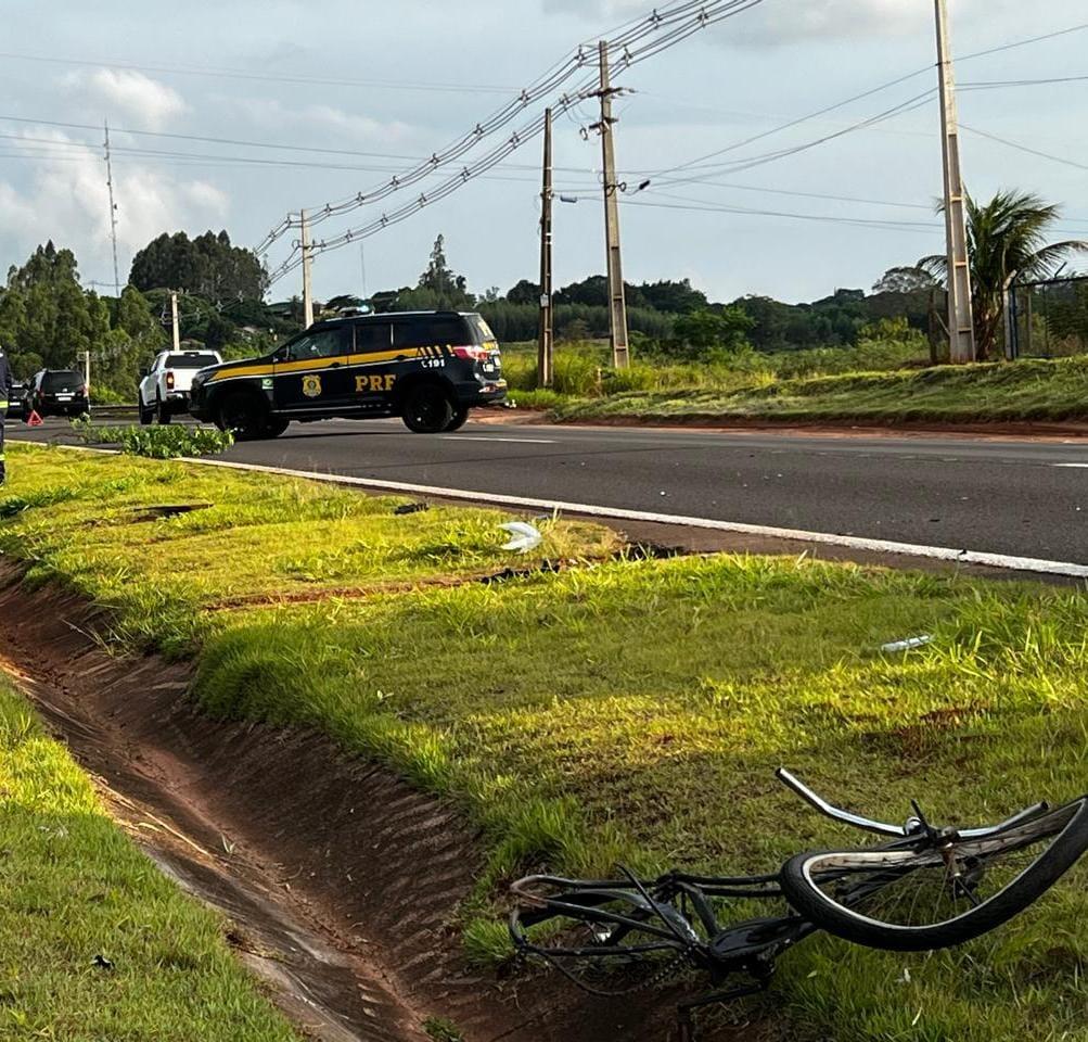 Ciclista morre atropelado na BR-376 em Nova Esperança