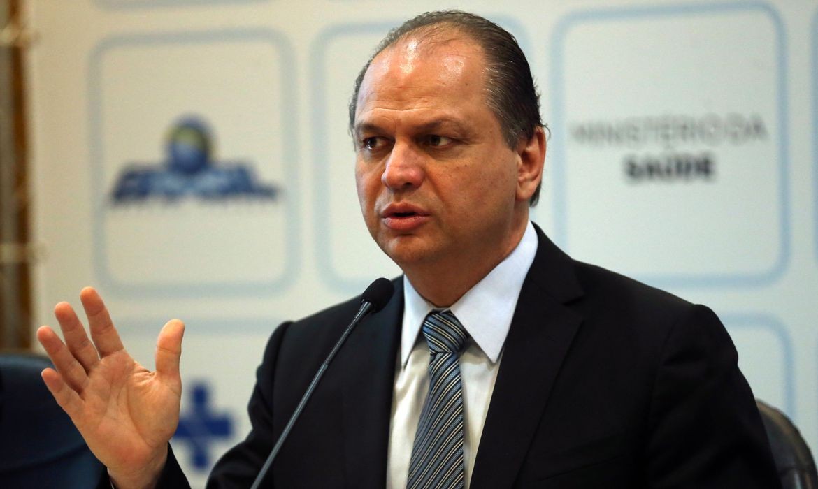 “Contratos devem ser suspensos para evitar prejuízo”, diz deputado federal