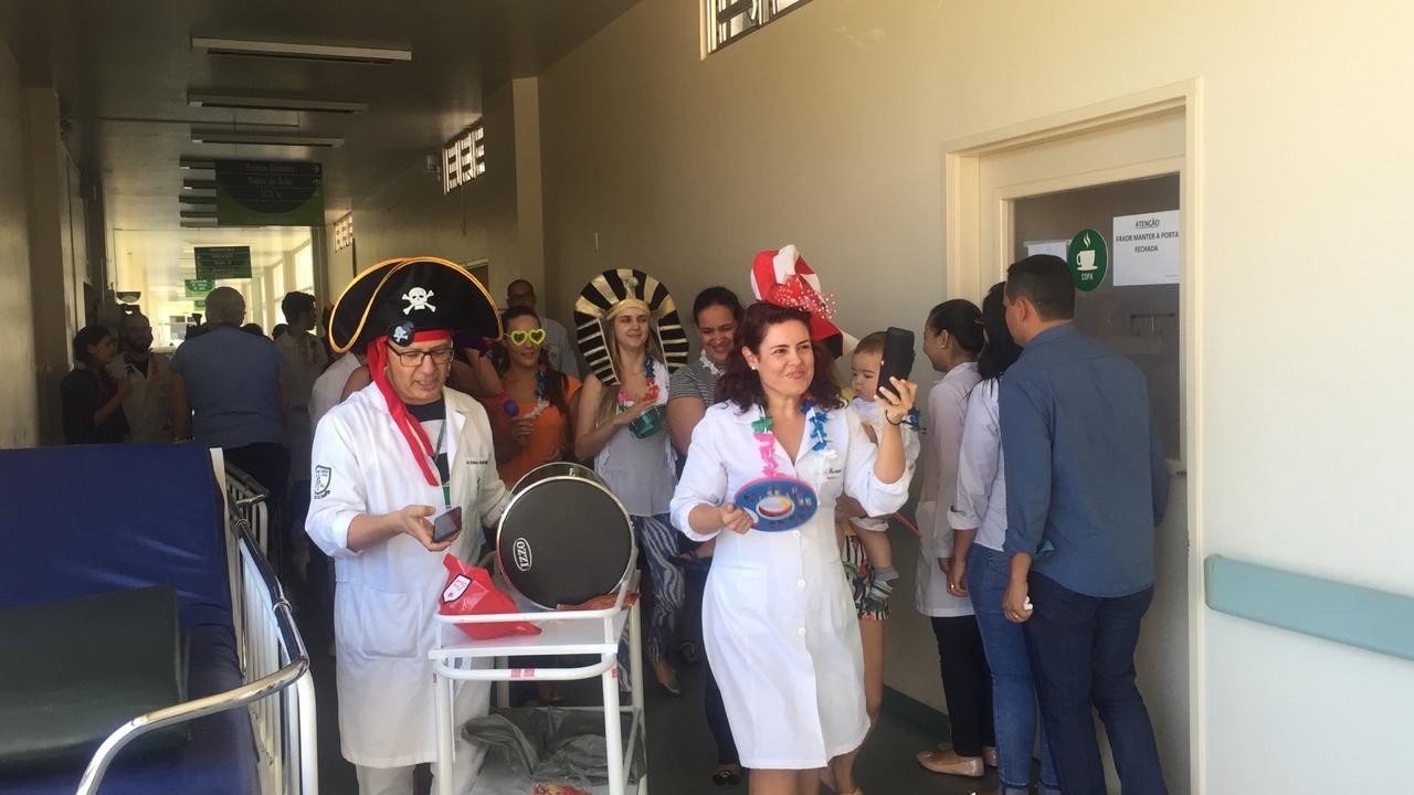 Folia na pediatria do HUM anima pacientes
