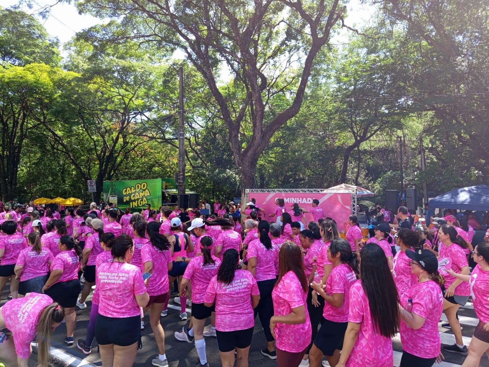 Caminhada reforça prevenção ao câncer e combate à violência em Maringá
