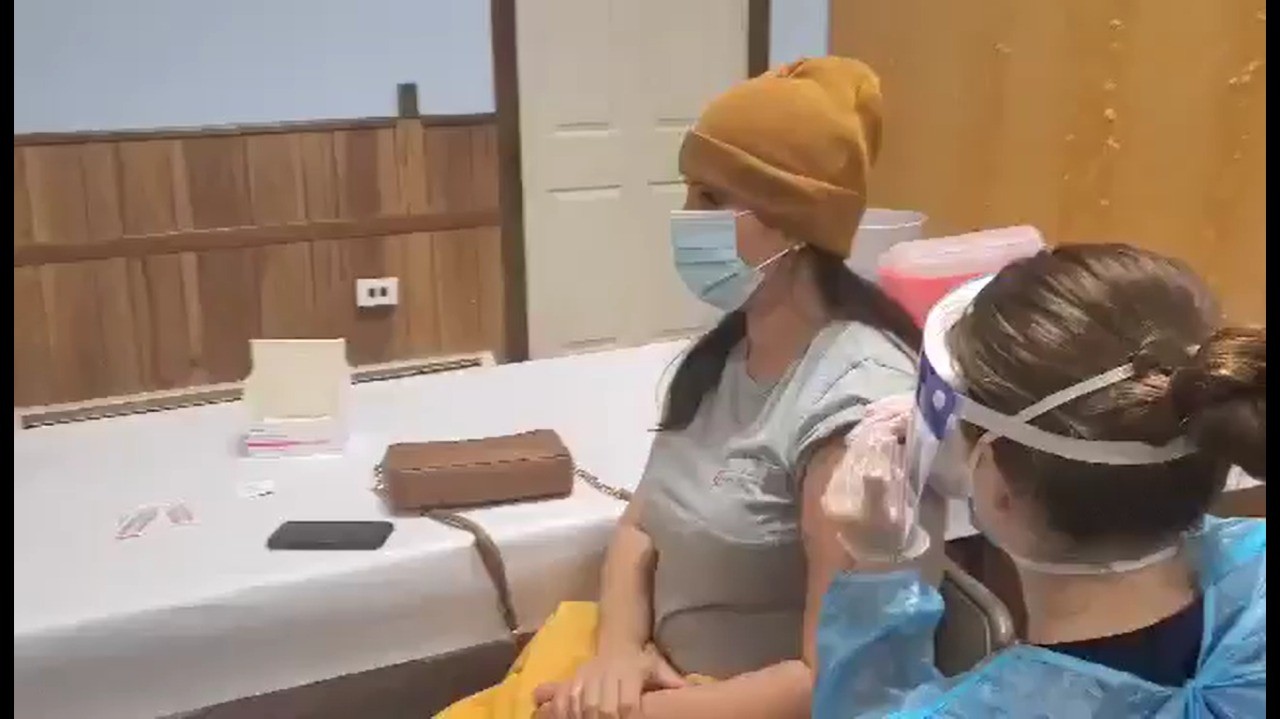 ‘Foi um alívio’, relata maringaense vacinada contra a Covid-19 nos EUA