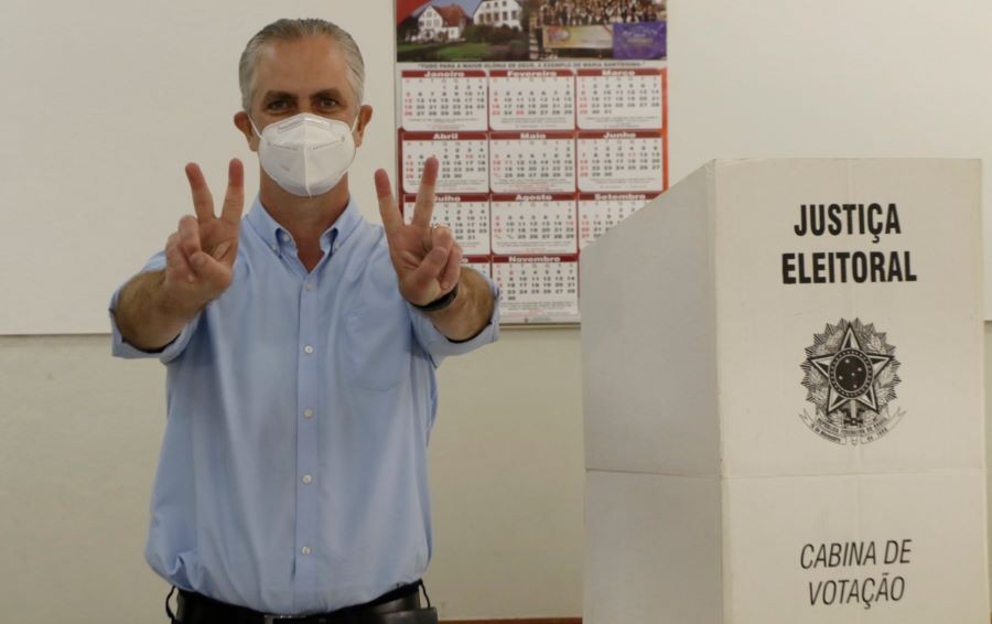 Ulisses Maia é reeleito no primeiro turno em Maringá