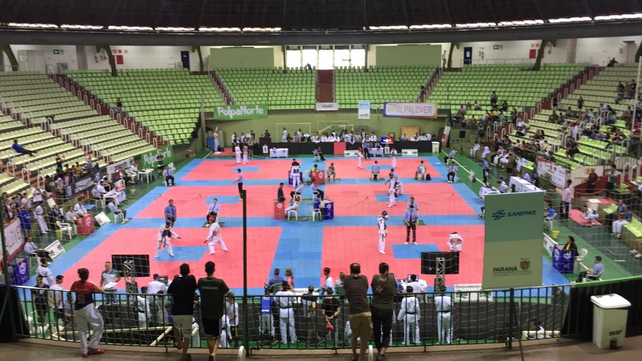 “Brasil Open” de taekwondo é realizado em Maringá