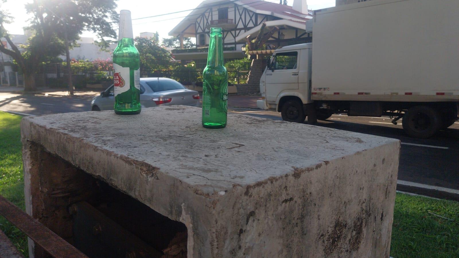 Comemoração de corintianos deixa rastro de sujeira na Avenida Tiradentes