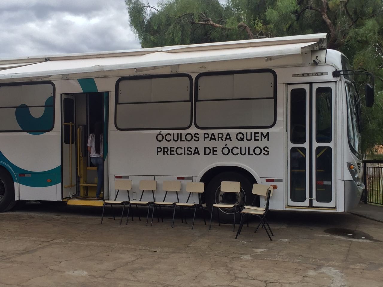 ONG faz mutirão de doação de óculos no Lar Escola da Criança