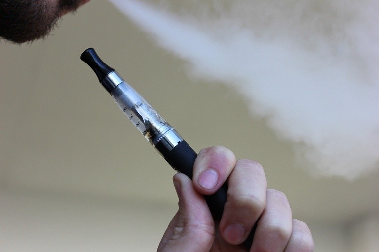 Projeto de lei proíbe venda e uso de cigarros eletrônicos no Paraná