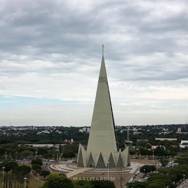 Temperaturas amenas e pancadas de chuva marcam a sexta-feira (14) em Maringá
