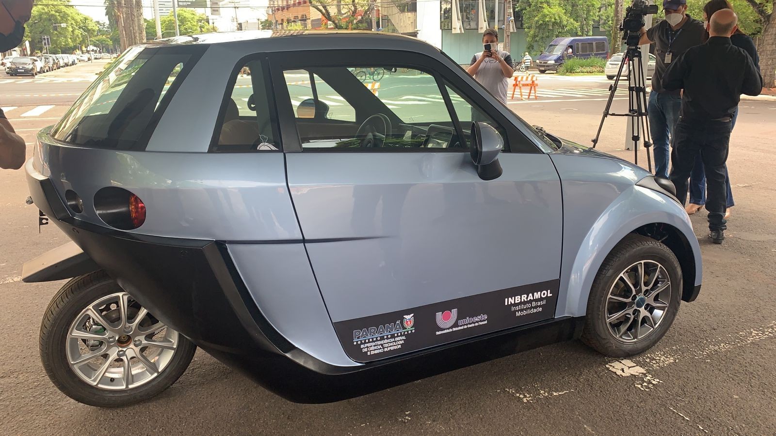 Carro elétrico brasileiro terá autonomia para 200 km e vai custar R$ 95 mil