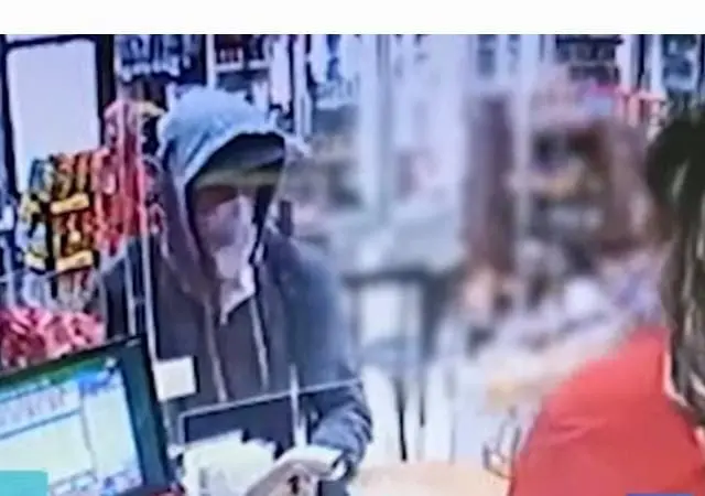 Ladrão ameaça funcionários de morte e assalta posto de combustíveis no centro de Maringá