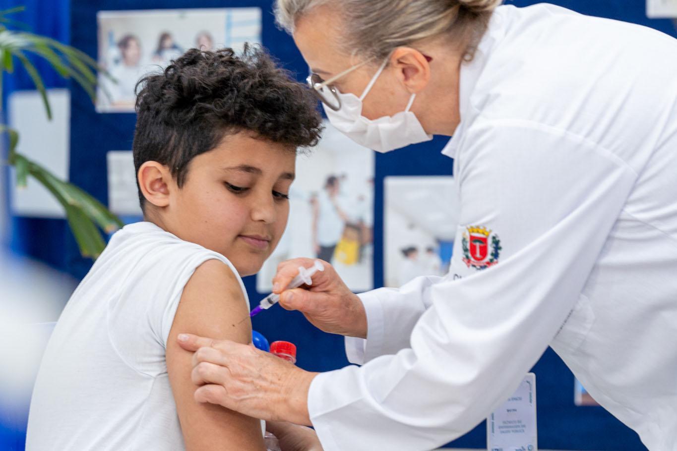 Campanha de vacinação em escolas públicas e privadas inicia nesta segunda (14)