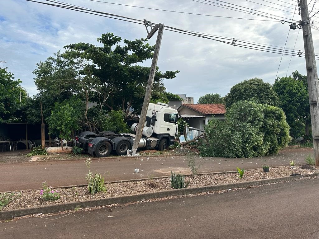 Motorista com sinais de embriaguez invade casa