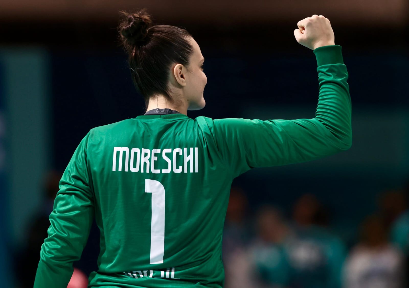 Goleira maringaense do handebol brilha na classificação para quartas