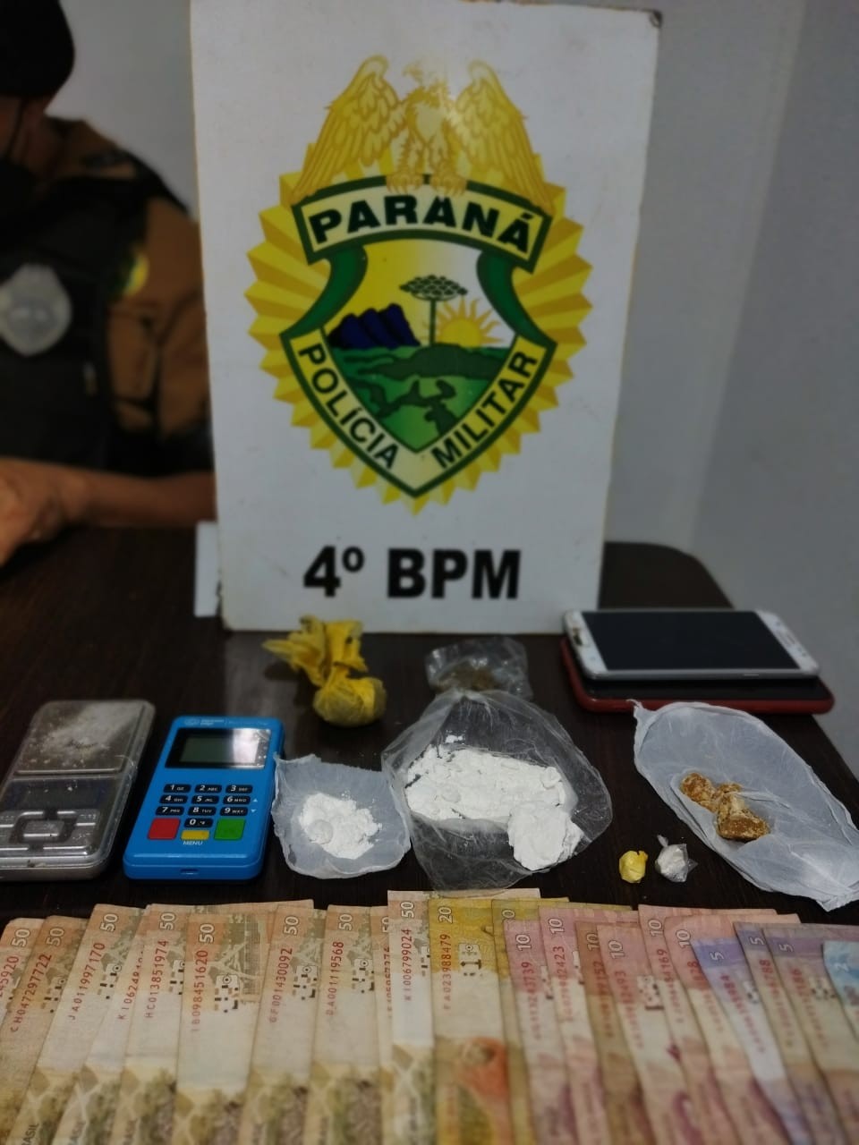 Três são detidos com drogas em bar no Jardim Alvorada, em Maringá