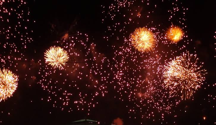 Prefeitura abre licitação para compra de fogos de artifícios, mas vereadores aprovam proibição